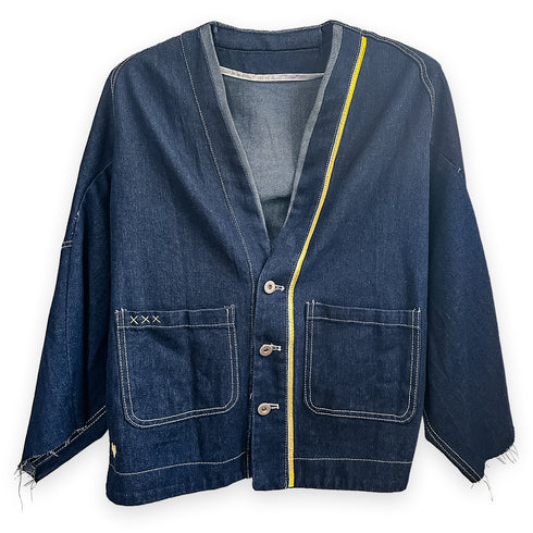 relaxed fit with three-button closure<span class='visuallyhidden'>; shop help at 760-978-9297.</span>