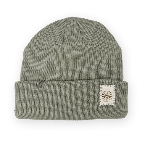 daisy motif (front) in oatmeal<span class='visuallyhidden'>; shop help at 760-978-9297.</span>