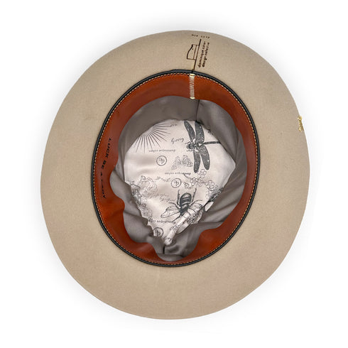 lined inside in silks and leather <span class='visuallyhidden'>Call, text 323-404-2959 for shop help.</span>