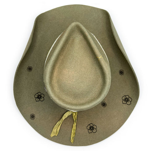 artfully distressed throughout, as seen from above <span class='visuallyhidden'>Call, text 323-404-2959 for shop help.</span>