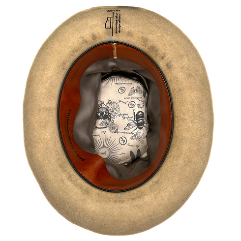 inside she is lined in silks and leather<span class='visuallyhidden'>; shop help at 760-978-9297.</span>