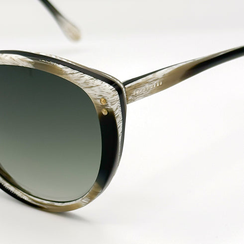 kissed (by us) with light champagne diamonds<span class='visuallyhidden'>; shop help at 760-978-9297.</span>