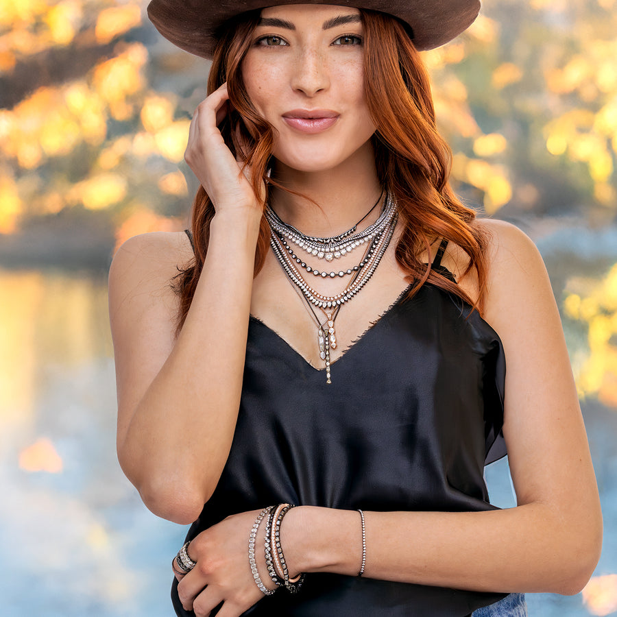 shop the look > de-lovely<span class='visuallyhidden'>; shop help at 760-978-9297.</span>