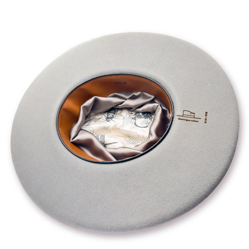 lined in silks and leather <span class='visuallyhidden'>Call or text 323-404-2959 if you need shopping assistance.</span>