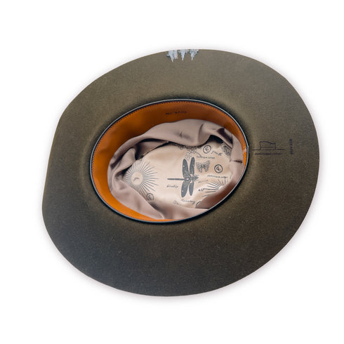 lined in silks and leather <span class='visuallyhidden'>Call or text 323-404-2959 if you need shopping assistance.</span>