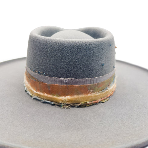 expertly, beautifully detailed <span class='visuallyhidden'>Call or text 323-404-2959 if you need shopping assistance.</span>