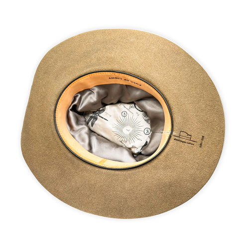 lined in silks and leather <span class='visuallyhidden'>Call or text 323-404-2959 if you need shopping assistance.</span>