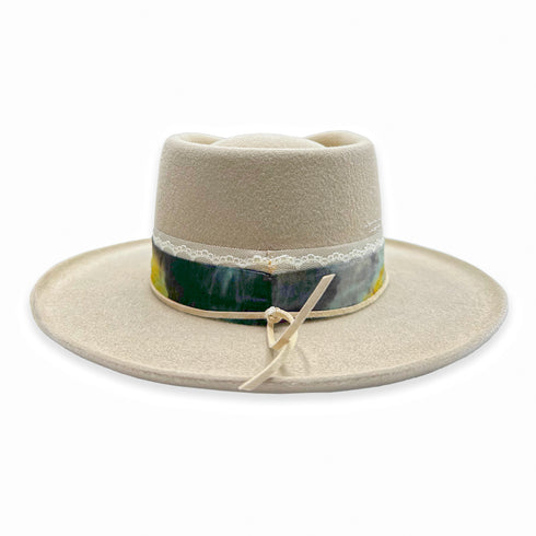 meticulously turned out laid-back luxe style <span class='visuallyhidden'>Call or text 323-404-2959 if you need shopping assistance.</span>