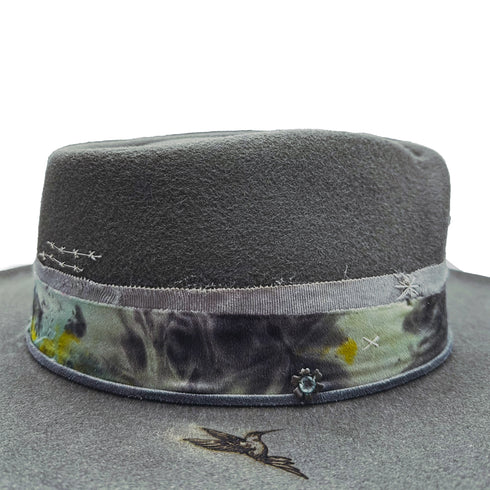 up close <span class='visuallyhidden'>Call or text 323-404-2959 if you need shopping assistance.</span>