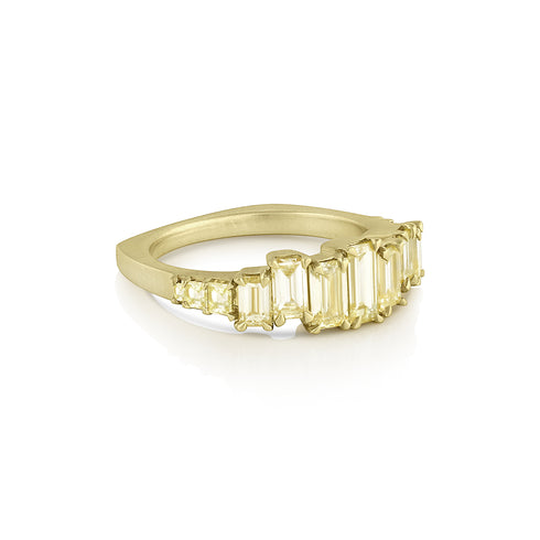 beautifully matched yellow diamonds<br>set in an undulating pattern <span class='visuallyhidden'>Call or text 323-404-2959 if you need shopping assistance.</span>