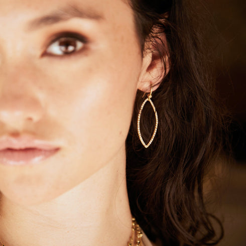 yellow gold sis, up close <span class='visuallyhidden'>Call or text 323-404-2959 if you need shopping assistance.</span>