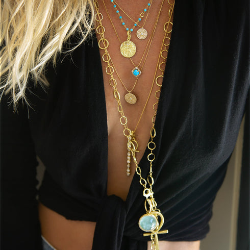 shop the look > de la sol <span class='visuallyhidden'>Call, text 323-404-2959 for shopping help.</span>