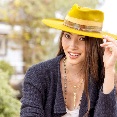 perfect lead-off for<br>shop the look > cruising <span class='visuallyhidden'>Call or text 323-404-2959 if you need shopping assistance.</span>